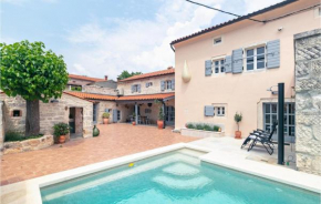 Hotels in Foli